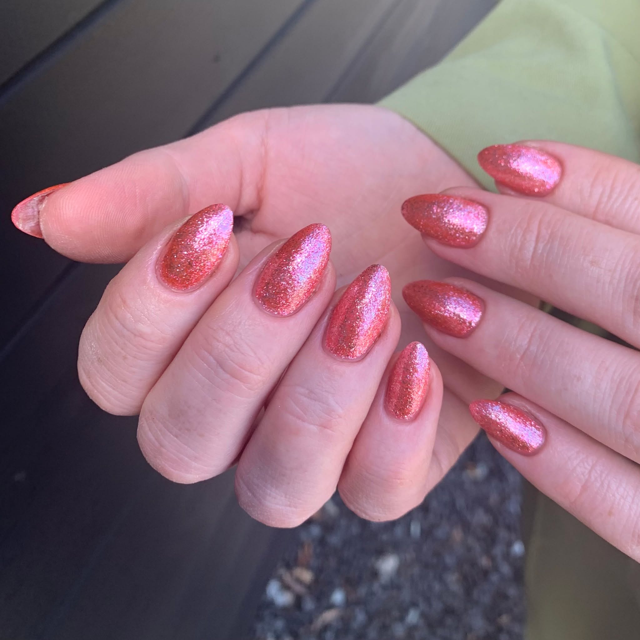 Hvem kan ikke bruge lidt glimmer på en torsdag 🖤

 #semilacnails #semilac #lovelynailsdk #salonnails #naillove #nailswagg #nailtechlife #nailtech #negleneglenegle #negletekniker #negledesign #neglesalon #negle #nailsdenmark #gelnail #gelpolish #gelnails #gelenegle #nailsdesign #naildesign #nailsofinstagram #nailsnailsnails #nailsoftheday #nailsonfleek #nailstagram #nailsart #nails