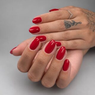 Den klassiske røde går aldrig af mode ❤️
En tidløs rød med masser af shine – elegant, feminin og perfekt til dig, der elsker et enkelt look, der stadig får lov til at skille sig ud. ✨

 #semilacnails #semilac #lovelynailsdk #salonnails #naillove #nailswagg #nailtechlife #nailtech #negleneglenegle #negletekniker #negledesign #neglesalon #negle #nailsdenmark #gelnail #gelnails #gelpolish #gelenegle #nailsdesign #naildesign #nailsofinstagram #nailsnailsnails #nailsoftheday #nailsonfleek #nailstagram #nailsart #nails
