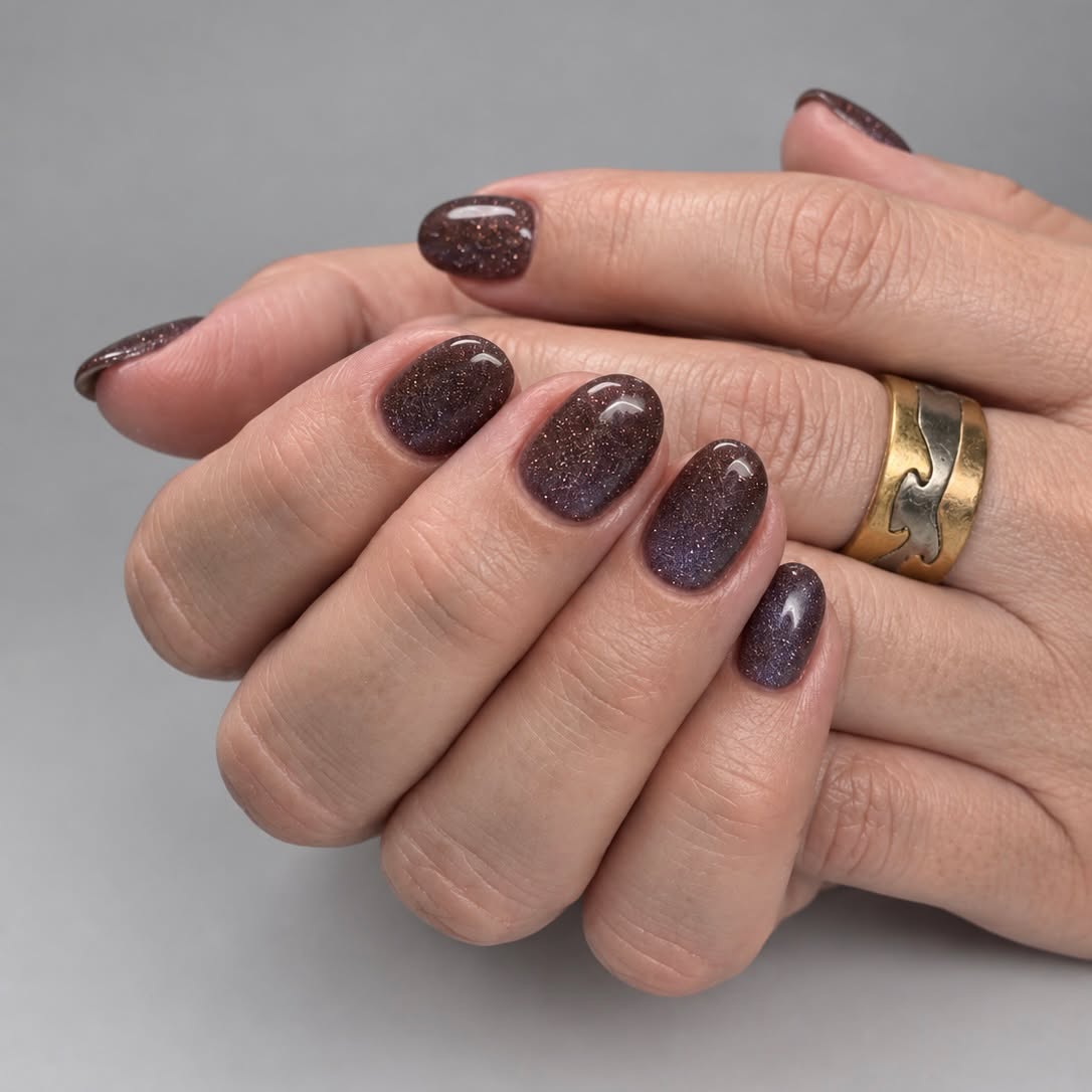 En af de farver der hitter år efter år. En glimmer cateye 🤎

 #semilacnails #semilac #lovelynailsdk #salonnails #naillove #nailswagg #nailtechlife #nailtech #negleneglenegle #negletekniker #negledesign #neglesalon #negle #nailsdenmark #gelnail #gelpolish #gelnails #gelenegle #nailsdesign #naildesign #nailsofinstagram #nailsnailsnails #nailsoftheday #nailsonfleek #nailstagram #nailsart #nails
